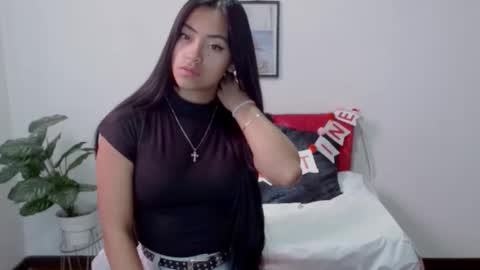 Nataly Escobar online show from February 4, 1:47 pm