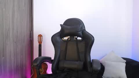  online show from June 25, 8:43 pm