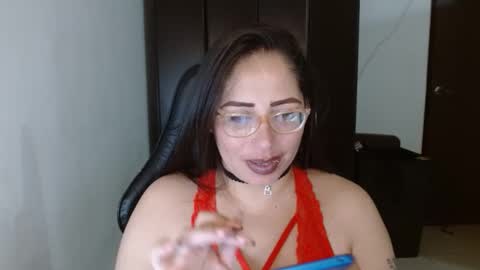 Natasha Smithe  online show from October 9, 2:05 am