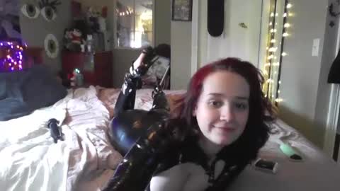 natbaby2002 online show from March 11, 7:05 pm