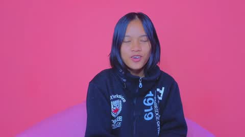 Natcha C online show from December 11, 1:15 am