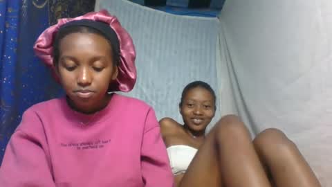 nathalia069 online show from June 19, 7:39 pm