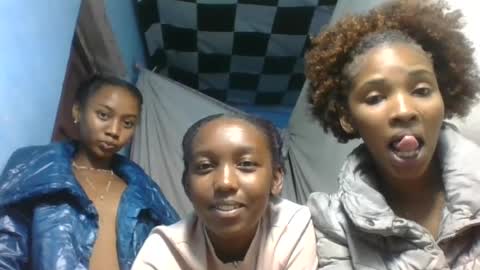 nathalia069 online show from July 9, 8:33 pm