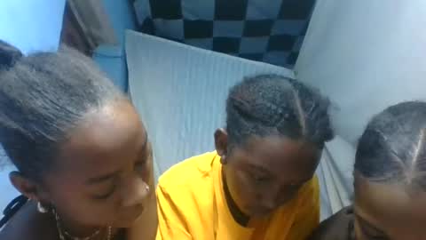 nathalia069 online show from June 27, 6:58 am