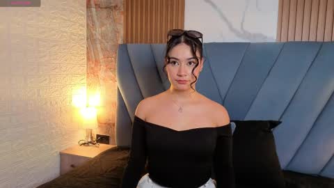 Nathalia koch online show from April 4, 9:02 pm