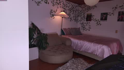 Nathalia  online show from March 30, 12:43 am