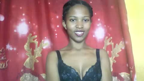 Snapshot of nathalie004 chatting on September 17, 6:33 am nathalie004 online show from September 17, 6:33 am
