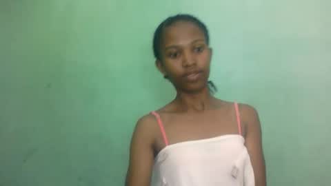 Snapshot of nathalie004 chatting on October 7, 7:57 am nathalie004 online show from October 7, 7:57 am