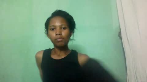 Snapshot of nathalie004 chatting on October 10, 8:41 am nathalie004 online show from October 10, 8:41 am