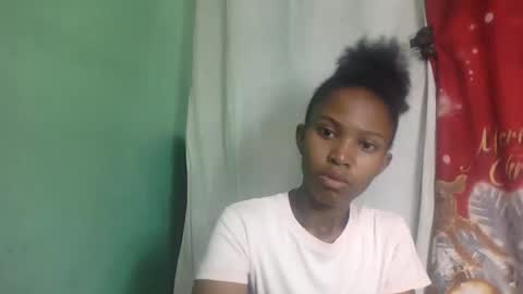 Snapshot of nathalie004 chatting on October 13, 5:10 am nathalie004 online show from October 13, 5:10 am