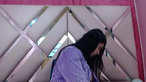 Snapshot of nathaly_low chatting on September 17, 3:04 am nathaly low online show from September 17, 3:04 am