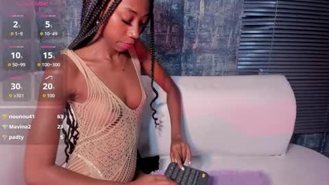 Snapshot of nathalyleen chatting on October 15, 1:19 am online show from October 15, 1:19 am