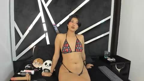 natsumiht online show from December 5, 4:56 am