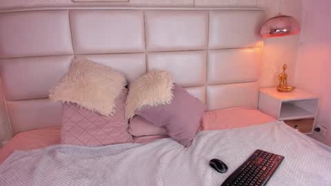 Snapshot of natt_clark chatting on October 16, 1:47 pm Natt online show from October 16, 1:47 pm