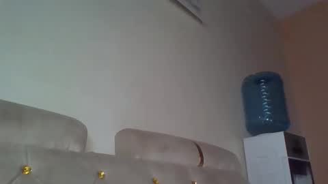 naughty8779 online show from December 4, 2:14 am