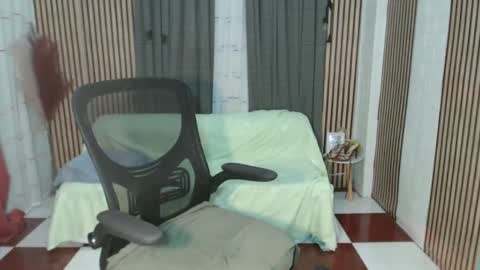 Snapshot of naughty_alice08 chatting on February 24, 4:04 am Jelay online show from February 24, 4:04 am
