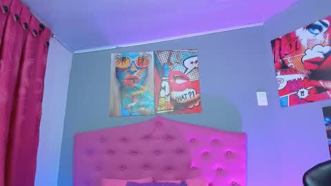 Snapshot of naughty_angeel chatting on October 15, 8:33 pm naughty_angeel online show from October 15, 8:33 pm