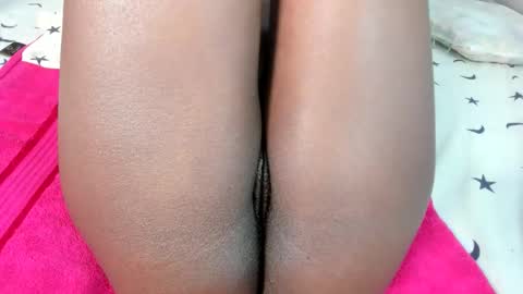Snapshot of naughtybutterfly6 chatting on September 24, 3:27 am naughtybutterfly6 online show from September 24, 3:27 am