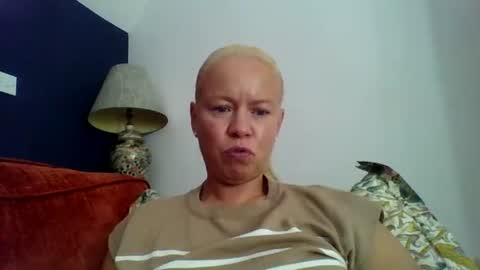 naughtyjennyblondeuk online show from July 28, 2:24 pm