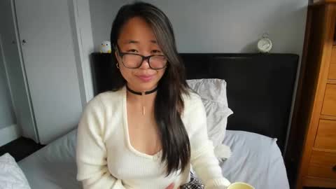 Snapshot of naughtynerdygirl chatting on October 1, 1:05 pm Gigi Chu online show from October 1, 1:05 pm