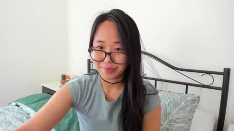 Snapshot of naughtynerdygirl chatting on February 3, 12:36 pm Gigi Chu online show from February 3, 12:36 pm