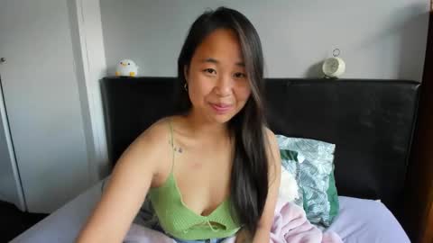 Snapshot of naughtynerdygirl chatting on September 22, 12:14 pm Gigi Chu online show from September 22, 12:14 pm