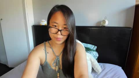 Snapshot of naughtynerdygirl chatting on October 6, 3:07 pm Gigi Chu online show from October 6, 3:07 pm