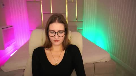 Snapshot of naughtynursevibe chatting on October 17, 7:11 am Ur Nurse online show from October 17, 7:11 am