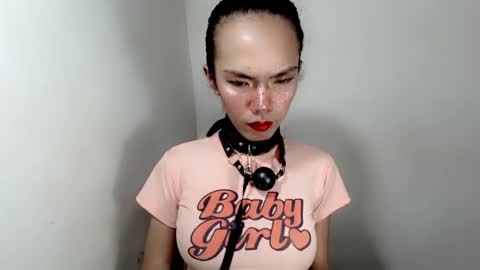 naughtypetiteangel online show from November 17, 11:49 pm