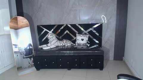 naya a online show from November 27, 2:42 pm