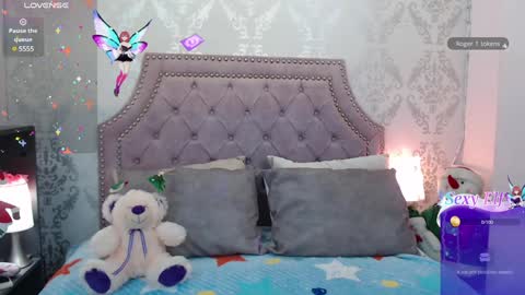 Snapshot of nayecloud chatting on December 19, 7:40 pm Naye online show from December 19, 7:40 pm