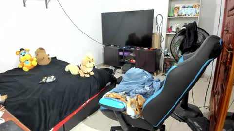 Geek Nicole    im Neeko UwU online show from June 18, 11:48 am