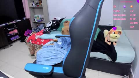 Geek Nicole    im Neeko UwU online show from November 9, 5:20 pm