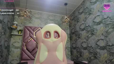 Snapshot of neffertiry_ebonny chatting on October 18, 6:10 pm Nefer online show from October 18, 6:10 pm