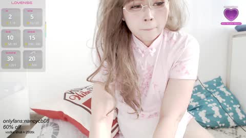 Snapshot of neko_nancy08 chatting on October 10, 5:45 am Nancy no baby bb....or other name online show from October 10, 5:45 am