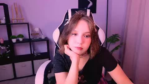 nellydrew online show from July 26, 9:39 am