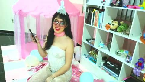 Nenet en el Aire online show from December 17, 4:49 am