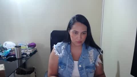 Snapshot of neny445 chatting on January 29, 6:07 pm kelly lopez online show from January 29, 6:07 pm
