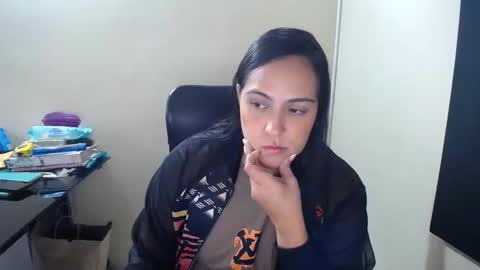 Snapshot of neny445 chatting on February 12, 1:27 pm kelly lopez online show from February 12, 1:27 pm