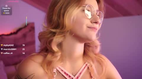 Snapshot of nerissa_xo chatting on October 9, 8:13 pm Nerissa online show from October 9, 8:13 pm