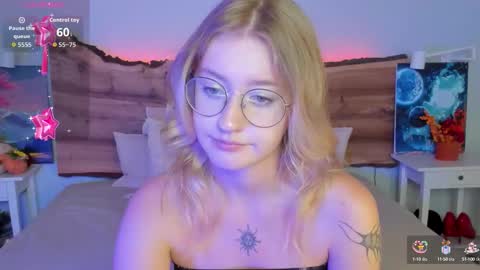 Snapshot of nerissa_xo chatting on September 17, 7:45 pm Nerissa online show from September 17, 7:45 pm