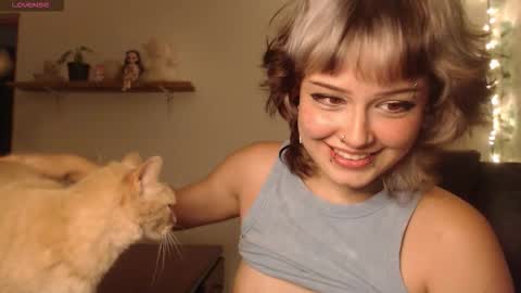 Snapshot of neurotic_witch chatting on September 16, 2:30 am Mar online show from September 16, 2:30 am