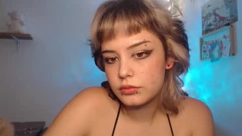 Snapshot of neurotic_witch chatting on September 10, 4:56 am Mar online show from September 10, 4:56 am