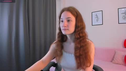 Snapshot of new_boobs chatting on March 6, 5:14 am Maria 3 online show from March 6, 5:14 am