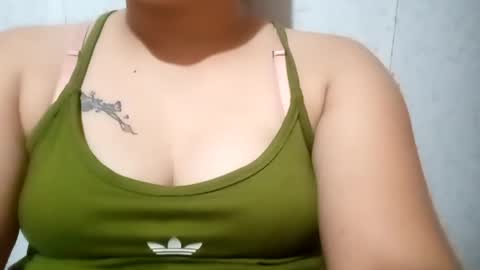 Snapshot of new_lady24 chatting on January 30, 12:06 pm new_lady24 online show from January 30, 12:06 pm