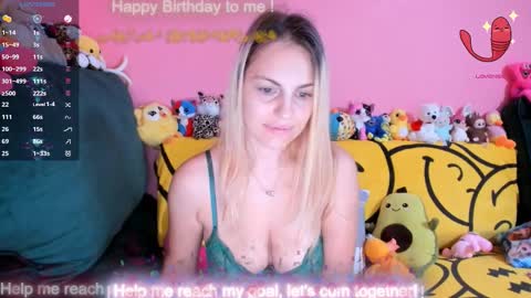 Snapshot of new_sexyiass chatting on October 22, 12:59 am silvia online show from October 22, 12:59 am