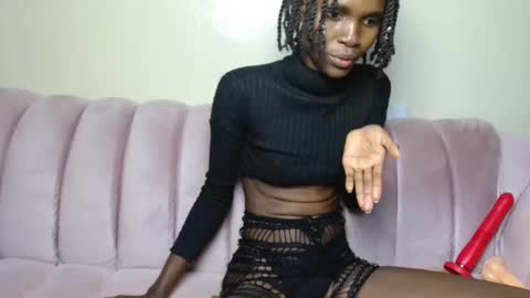 newquine online show from May 31, 10:22 pm