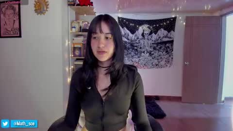 Nia online show from September 9, 7:24 pm