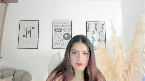 Nia online show from November 18, 1:01 pm