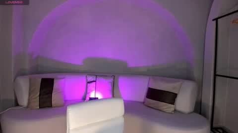 SQUIRTER DOLL    online show from October 28, 7:19 pm